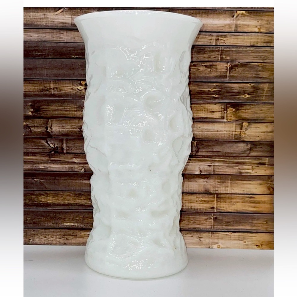 E.O. BRODY CO.~Cleveland OH USA~Vintage Milk Glass Dimpled-Wavy-Textured VASE